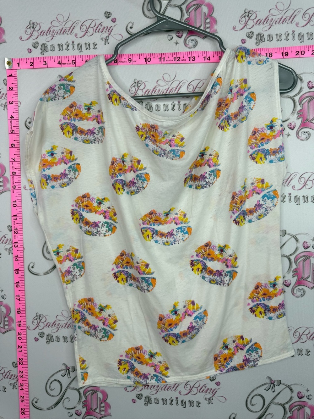 CHASOR asymmetric Women’s Floral Kiss Print Short Sleeve Tee - White